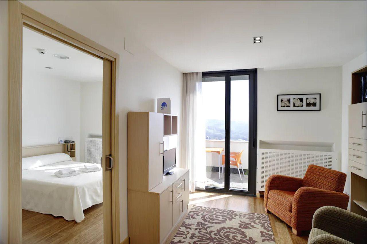 Aparthotel Ovida Oviedo Exterior photo